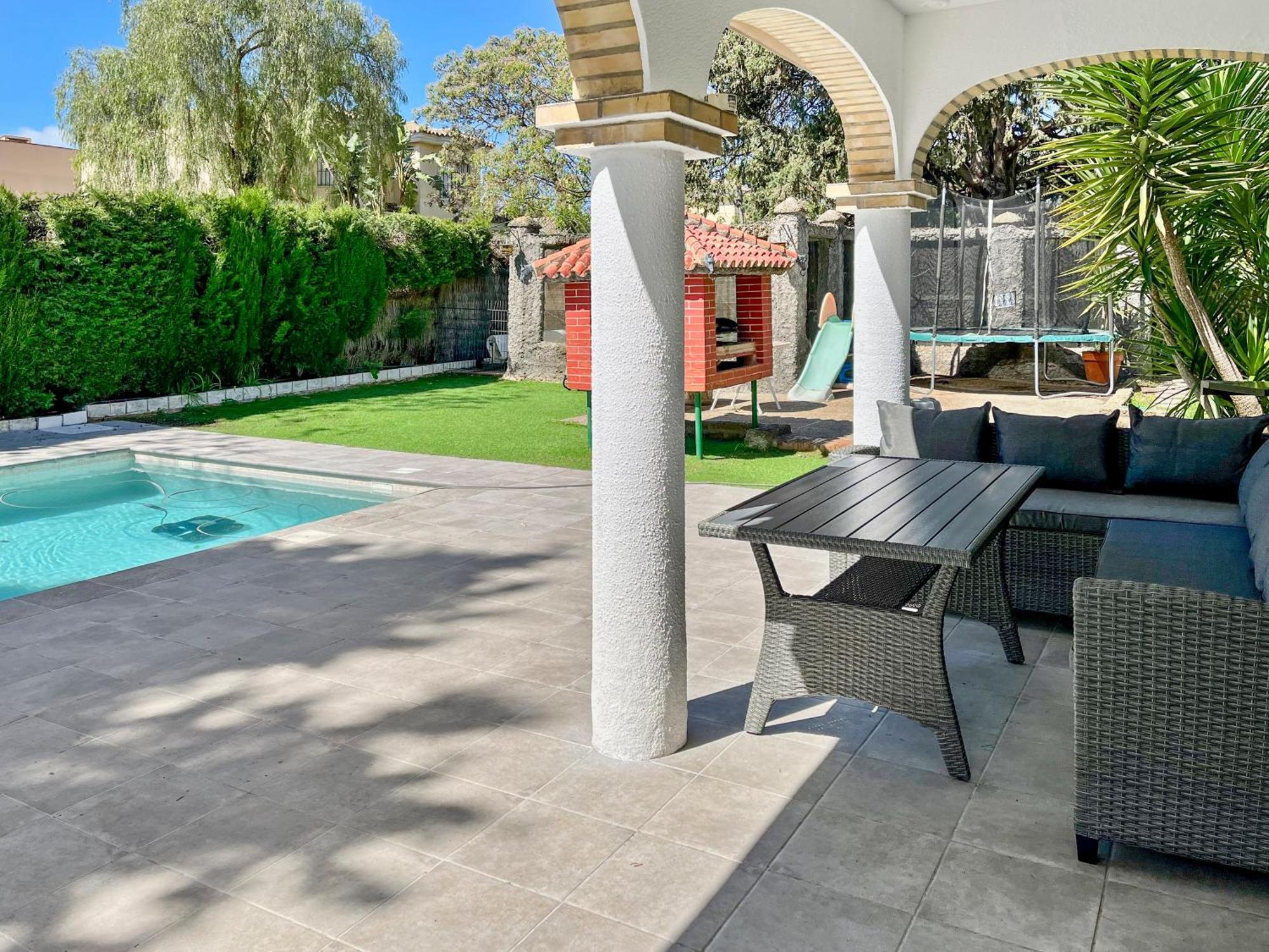 Villa Alamos Jerez I Piscina Salada Climatizada I Bbq I Jardines I 850M2 Jerez de la Frontera Exterior foto